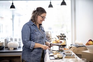 Free daily buffet breakfast - Kompas Hotel Aalborg (Aalborg)