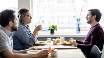 Free daily buffet breakfast