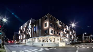 Front of property - evening/night