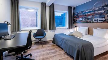 Business Room | 1 bedroom, hypo-allergenic bedding, desk, laptop workspace