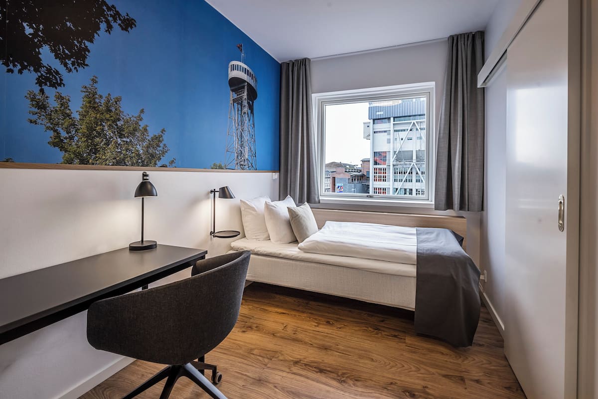 single room | city view