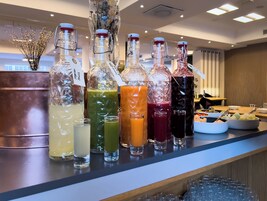 Desayuno buffet todos los días (con cargo)