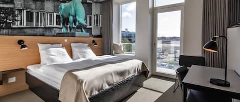 Superior Room, Balcony | Hypo-allergenic bedding, desk, laptop workspace, soundproofing