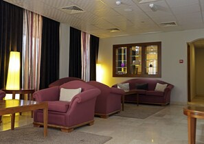 Lounge - One To One Hotel and Resort, Ain Al Faida (Al Ain)