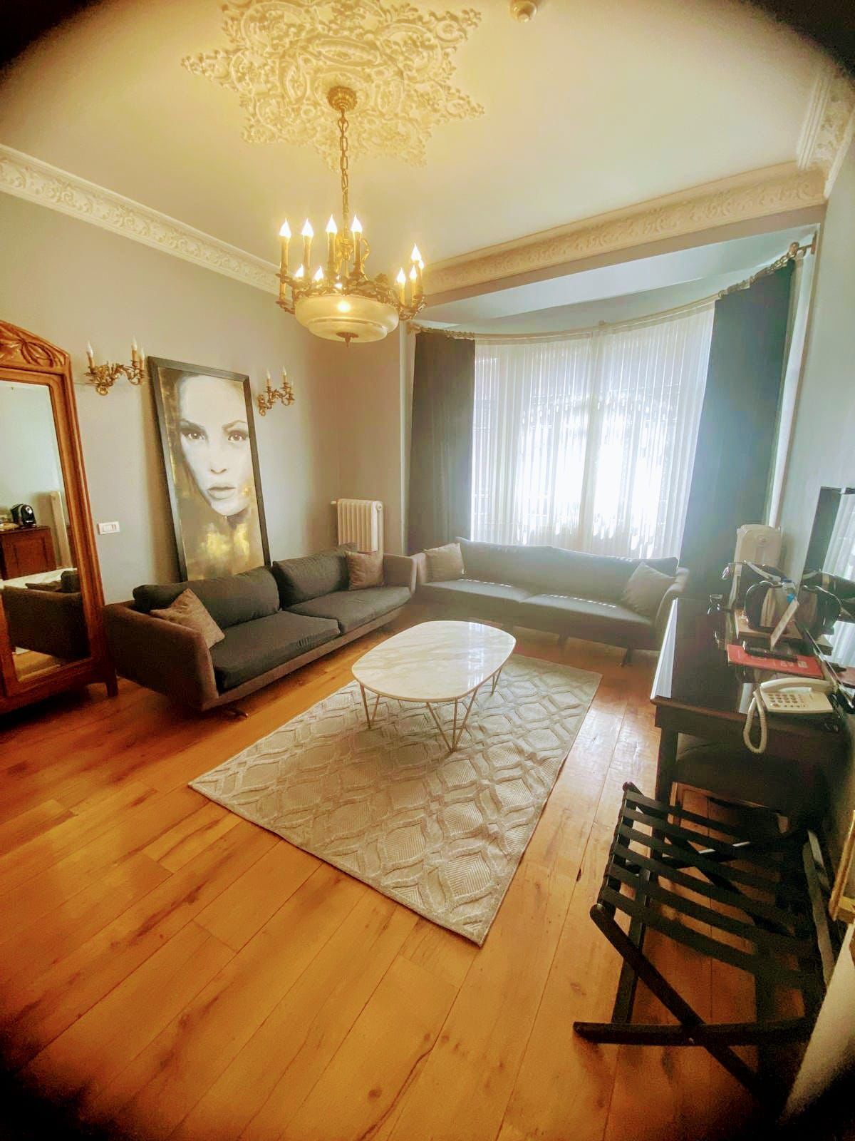 1 bedroom, egyptian cotton sheets, premium bedding, select comfort beds