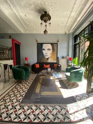 Setustofa í anddyri