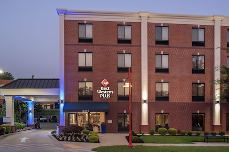 Exterior. Best Western Plus College Park Hotel