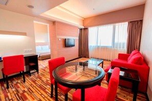 Studio Suite, 1 giường cỡ king | Minibar, bàn, màn/rèm cản sáng, giường gấp/giường phụ (phụ phí) 