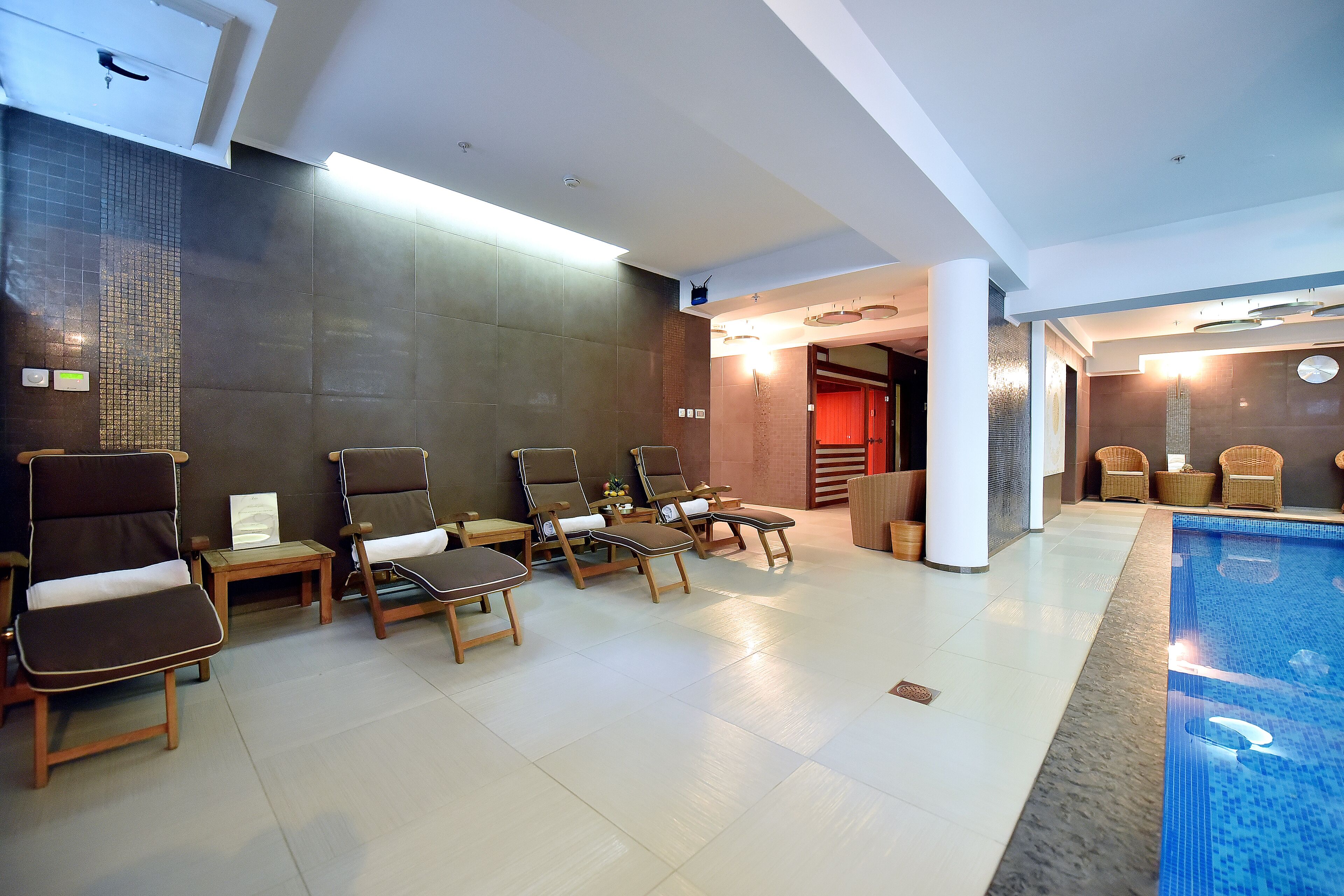 massage/treatment rooms, massages