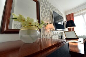 Standard Single Room, 1 Queen Bed