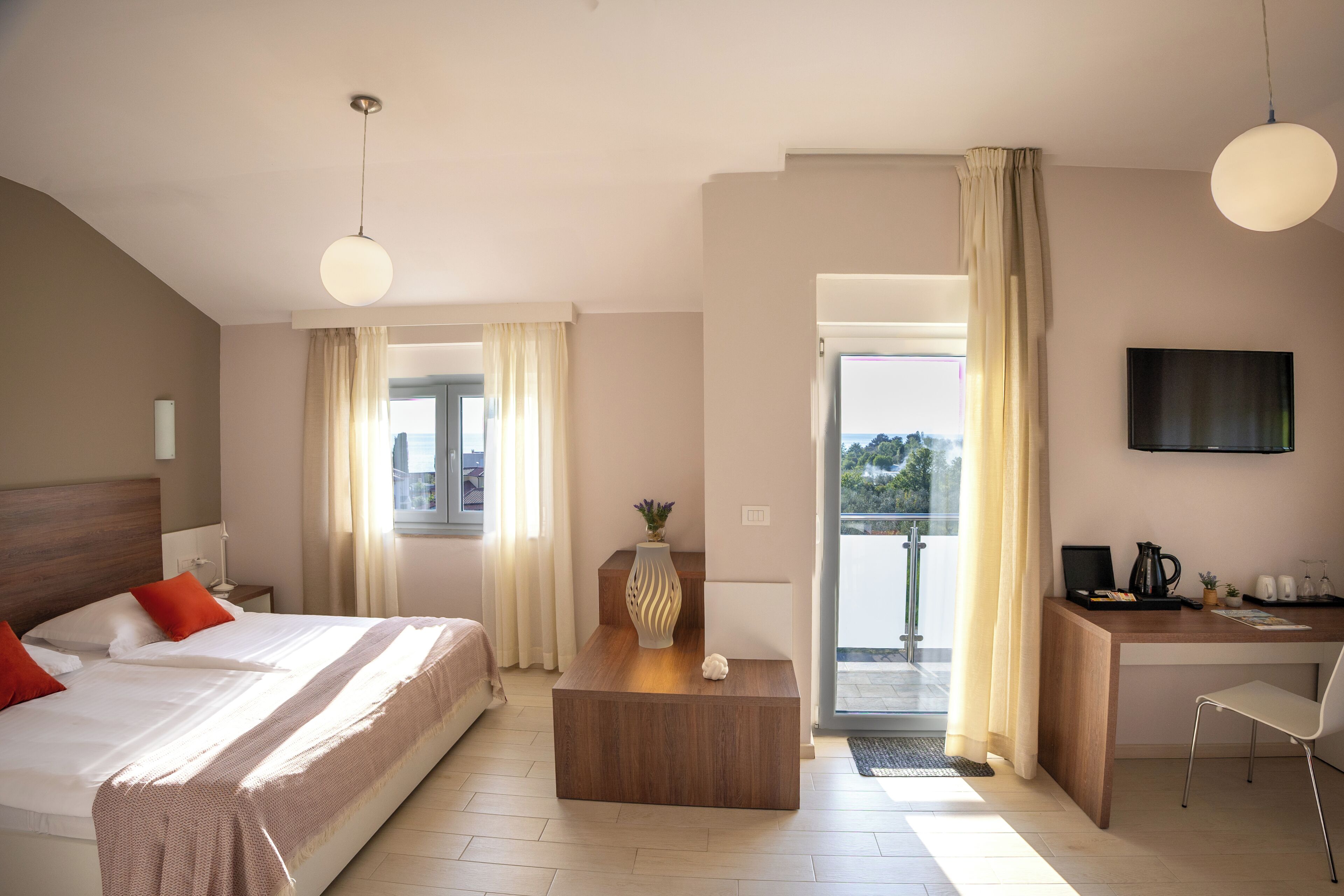 Superior Double Room, Balcony, Partial Sea View