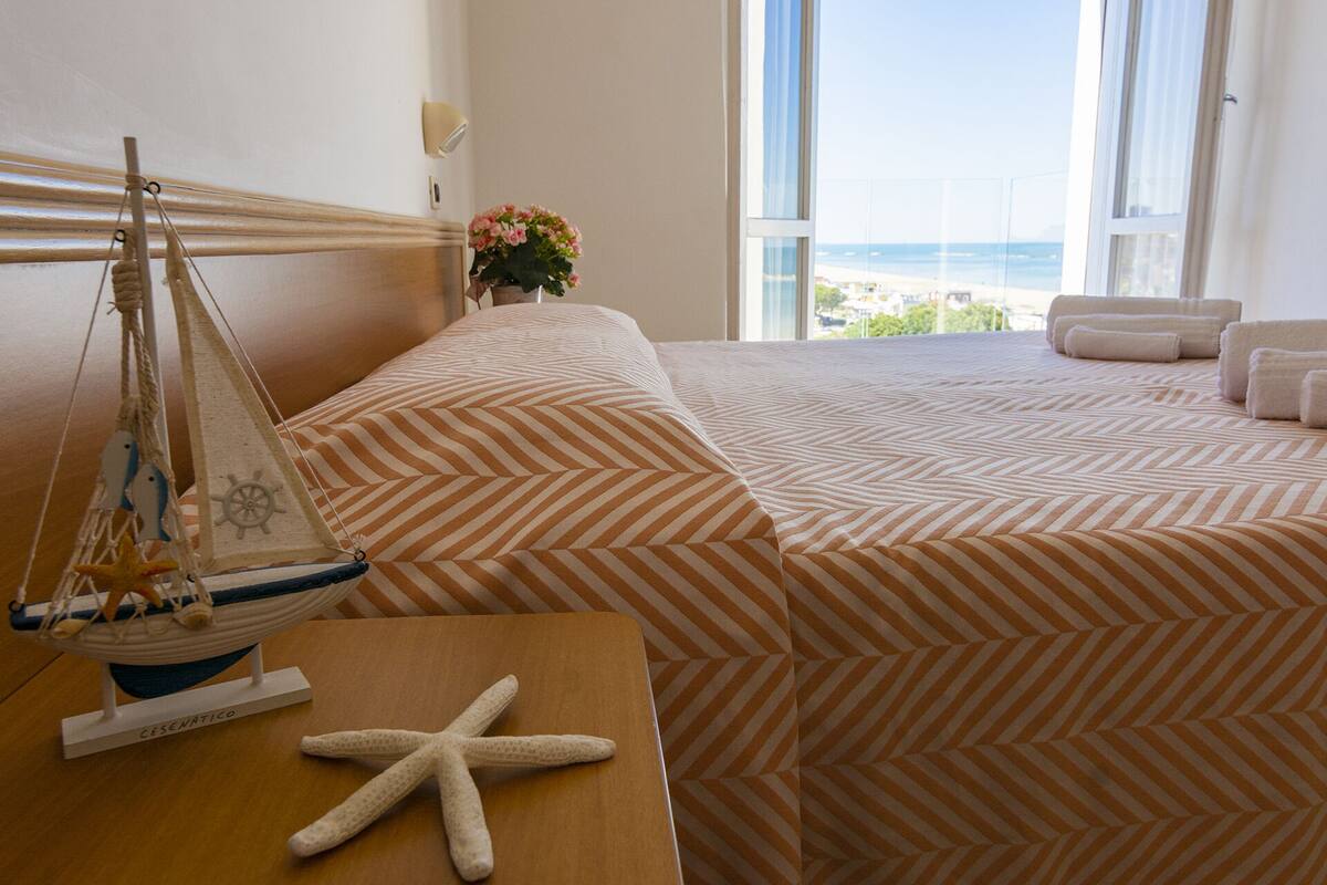 In-room safe, desk, free WiFi, bed sheets