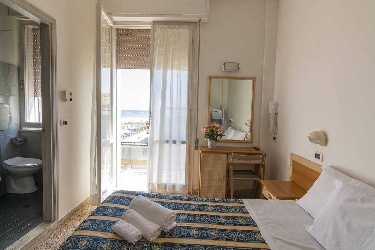 In-room safe, desk, free WiFi, bed sheets