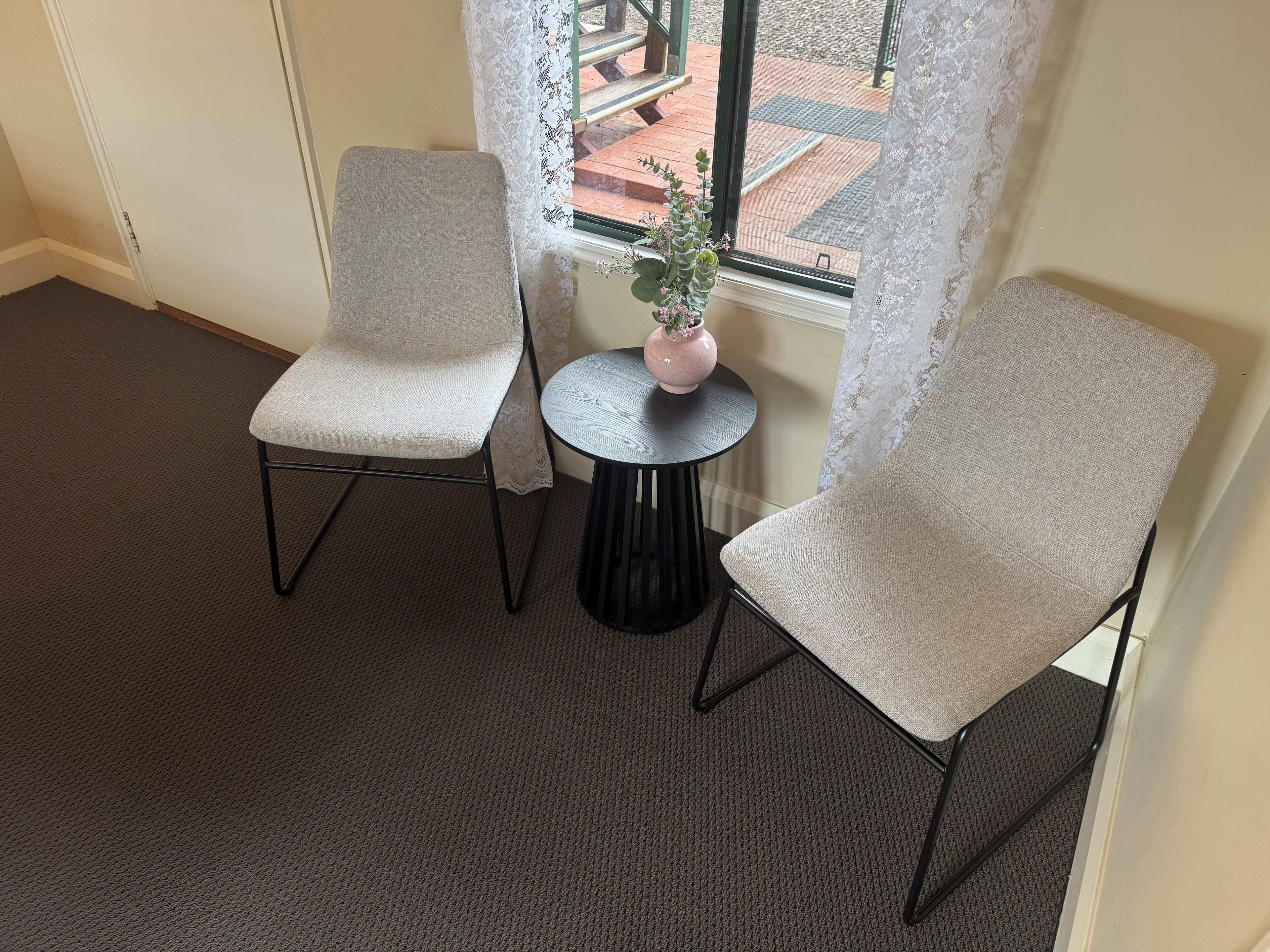 1 bedroom, individually decorated, individually furnished, bed sheets