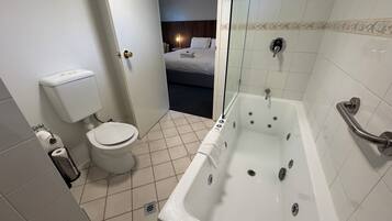 Bañera de hidromasaje privada