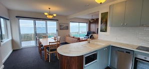 The Anchorage - Superior House, 3 Bedrooms, Sea View | Living area