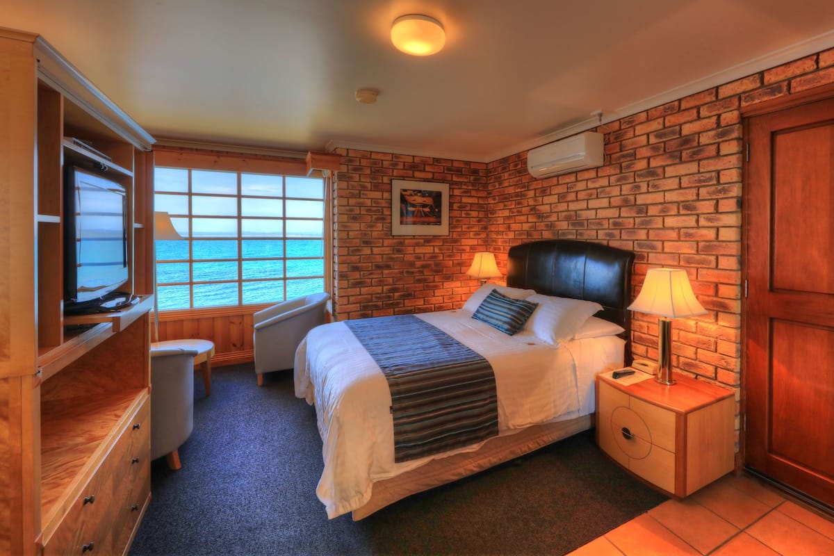 Stanley Village – Superior Suite, 1 Queen Bed, Sea View