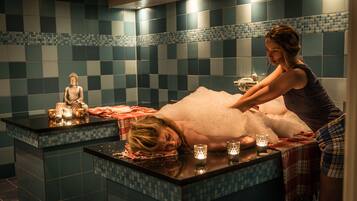 Couples treatment rooms, sauna, hot tub, steam room, Turkish bath