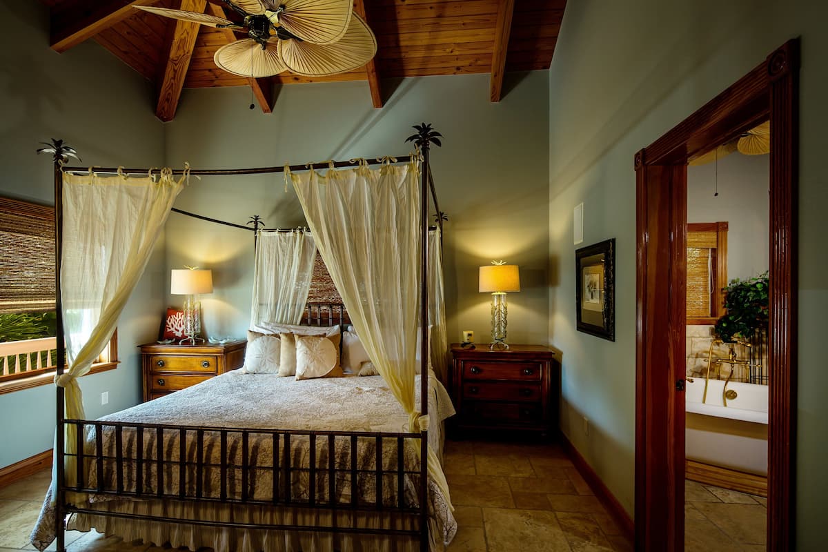 2 bedrooms, premium bedding, individually decorated