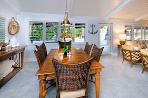 House (Harbour) | Dining room