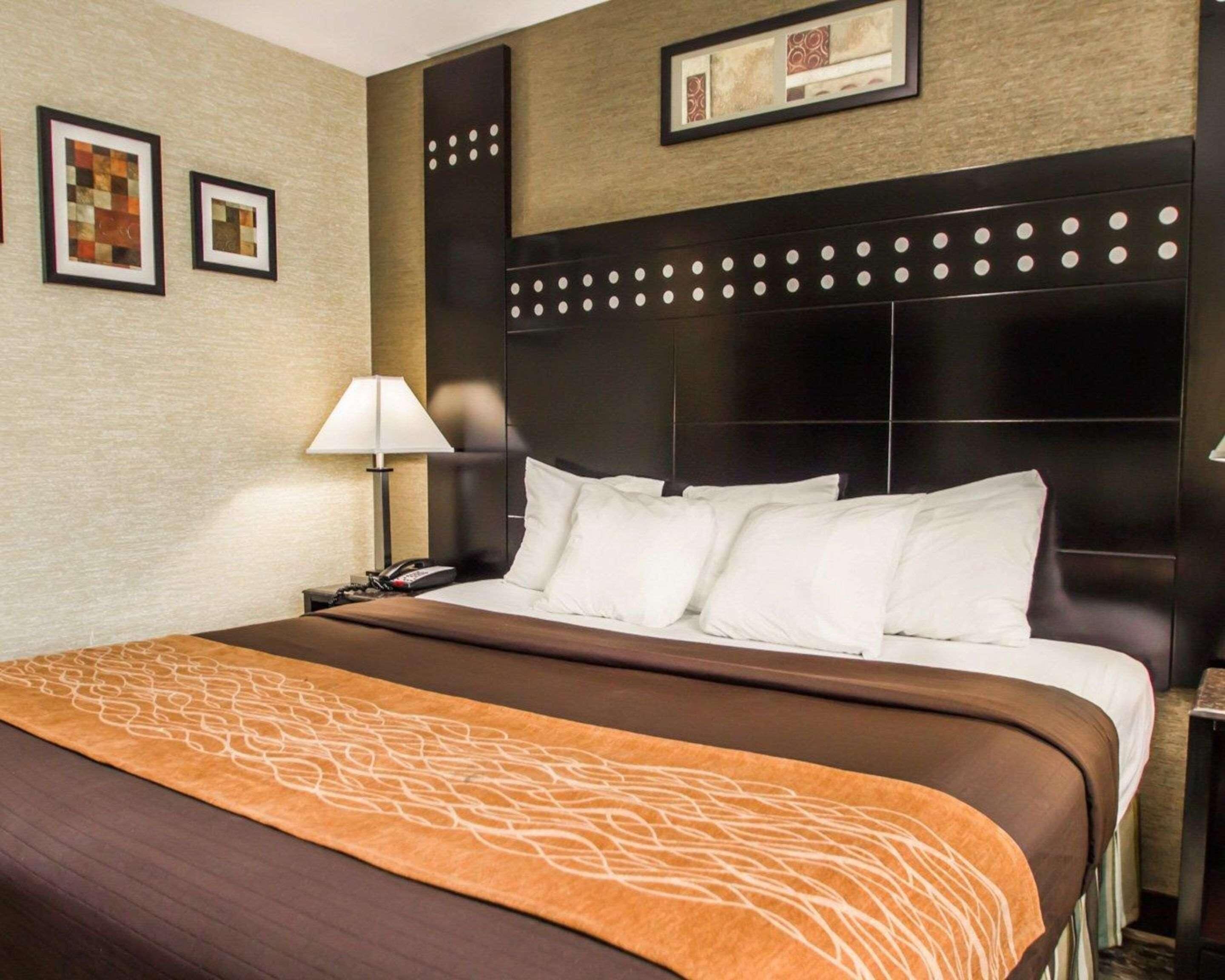 Premium bedding, pillowtop beds, in-room safe, desk