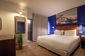 Safe på rommet, individuelt dekorert, individuelt innredet og skrivebord