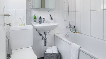 Apartment | Bilik Mandi | Pengering rambut, tuala disediakan