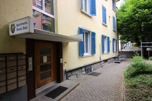 Apartment | Courtyard view - Apartments Swiss Star University (Zürich)
