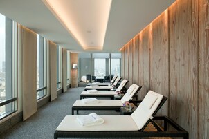 Couples treatment rooms, sauna, hot tub, steam room, Turkish bath