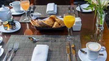 Desayuno continental todos los días (con cargo)