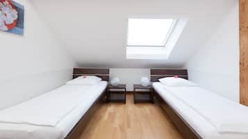 Suite, 2 habitaciones | Sistema de insonorización, wifi gratis, ropa de cama