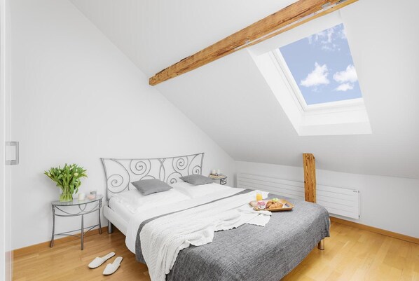 Standard Room | Soundproofing, free WiFi, bed sheets - Apartments Swiss Star Marc Aurel (Zürich)