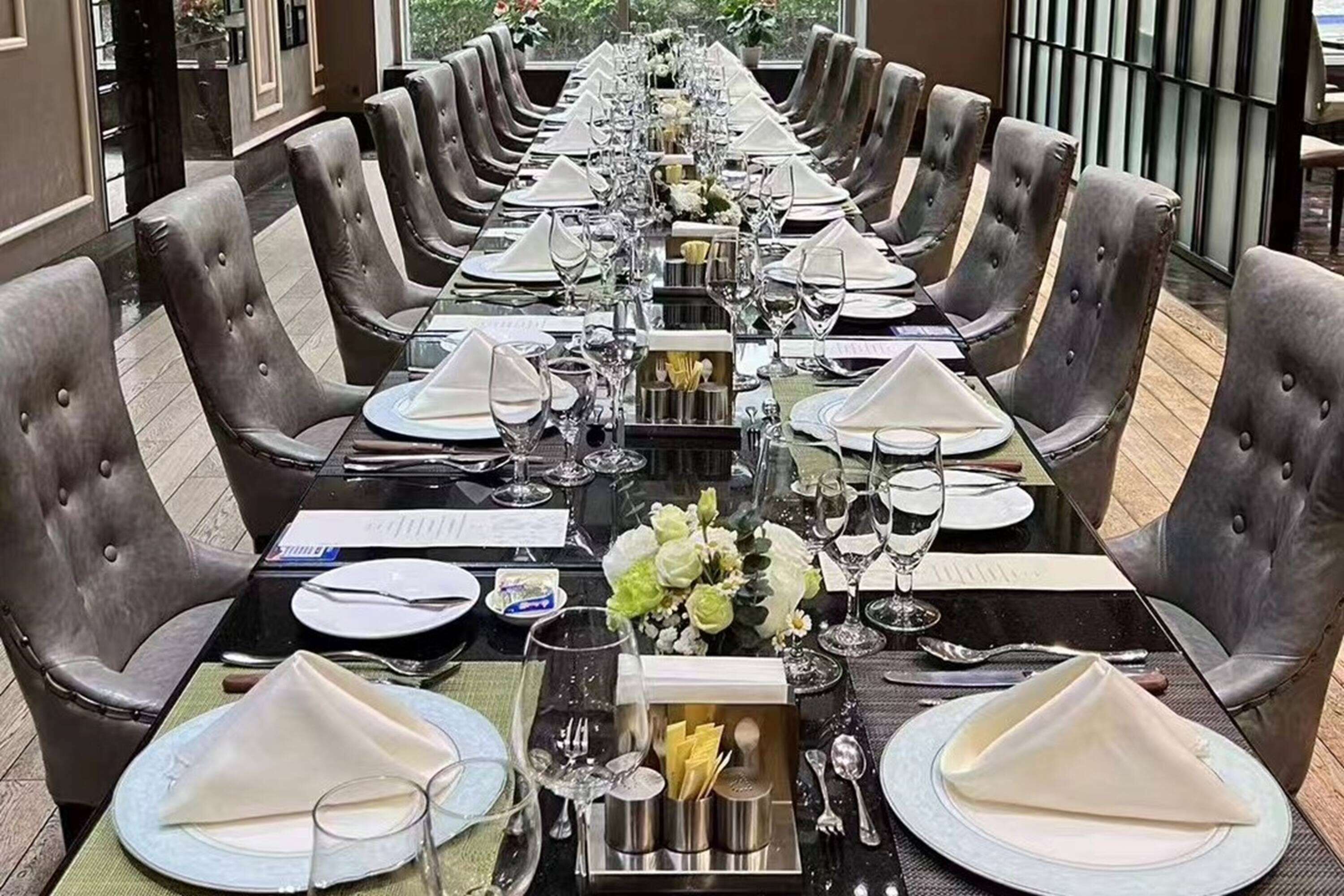 breakfast, lunch and dinner served