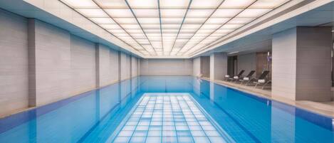 Una piscina techada