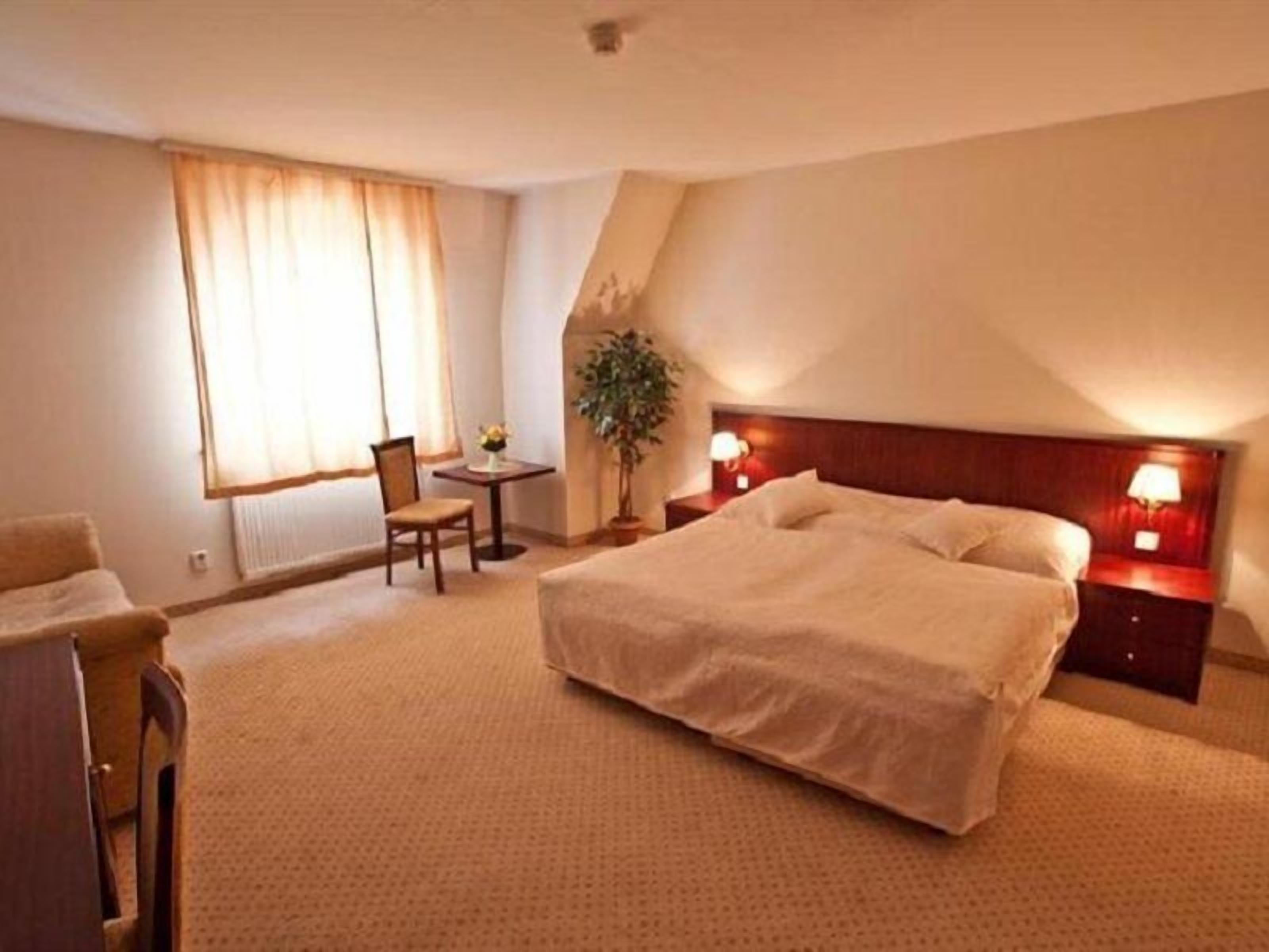 Alarm clocks, wheelchair access