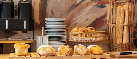 Daily buffet breakfast (EUR 18.00 per person)