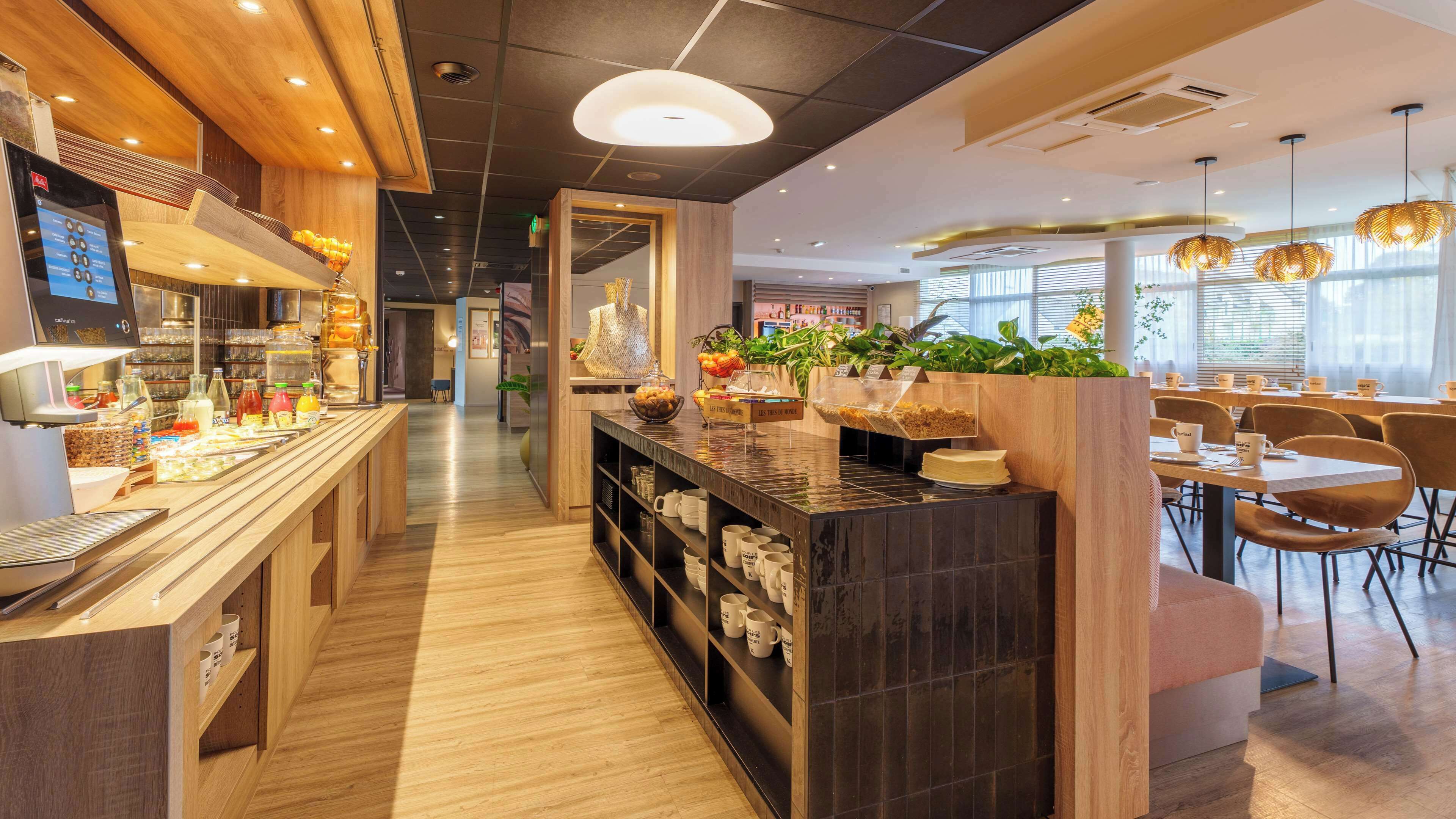 Daily buffet breakfast (EUR 18.00 per person)