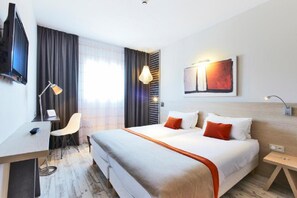 Premium bedding, Select Comfort beds, in-room safe, desk - Kyriad Prestige Vannes Centre - Palais Des Arts (Vannes)