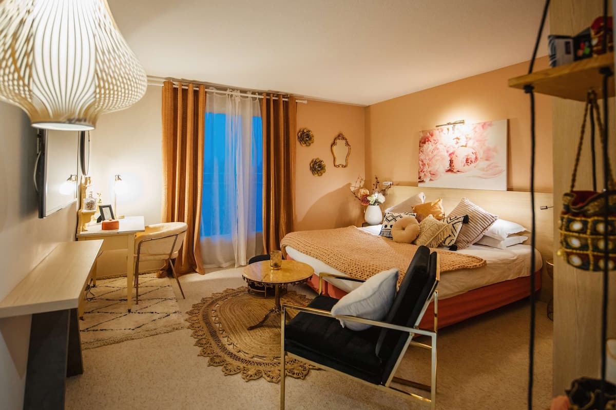 Superior Room, 1 Double Bed | Premium bedding, Select Comfort beds, in-room safe, desk