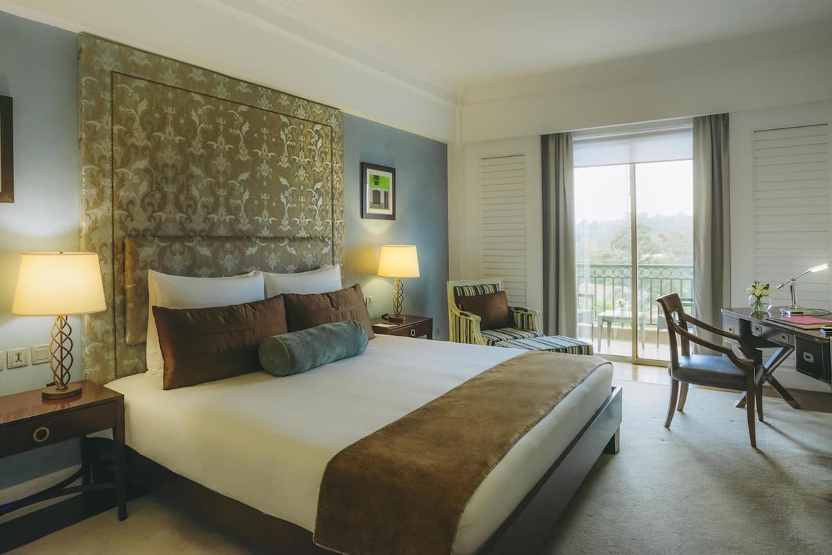 Deluxe Room, 1 King Bed, City View (Deluxe King Room - One King Bed) | 1 bedroom, Egyptian cotton sheets, premium bedding, minibar