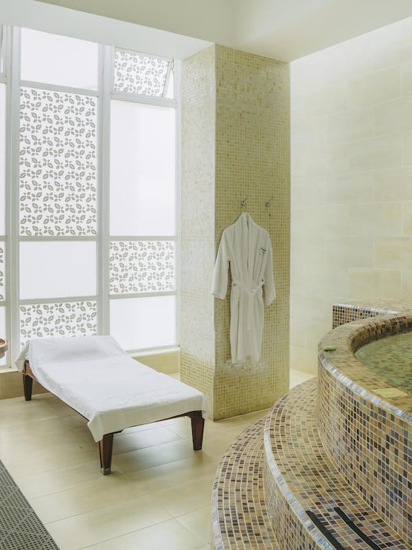 Sauna, hot tub, steam room, body treatments, hot stone massages