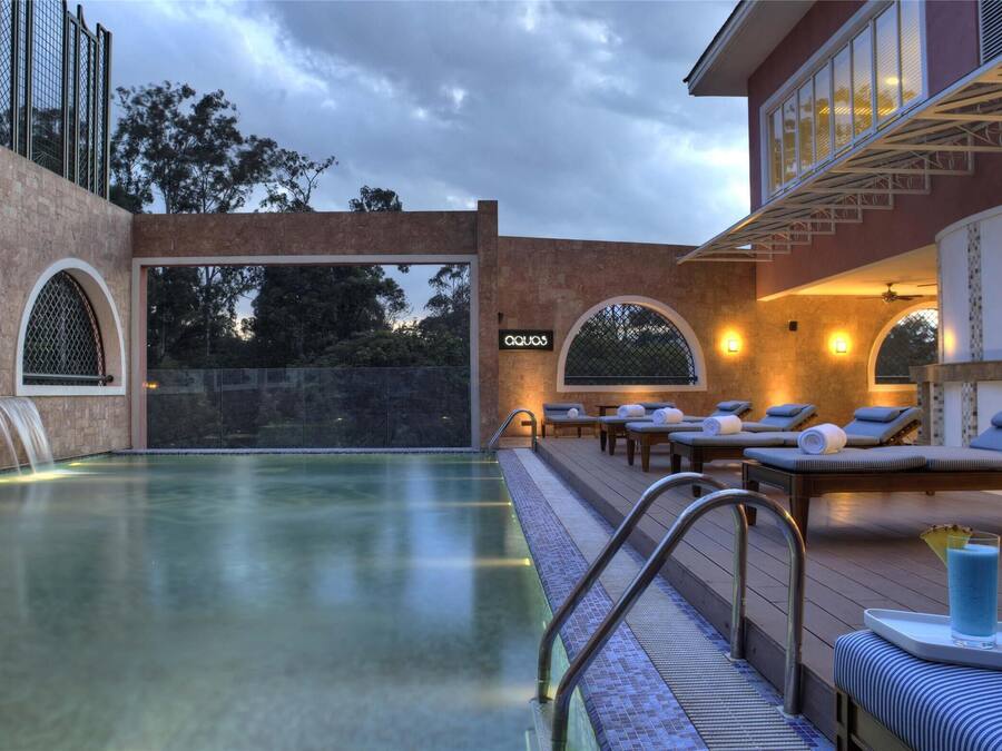 Outdoor pool, sun loungers
