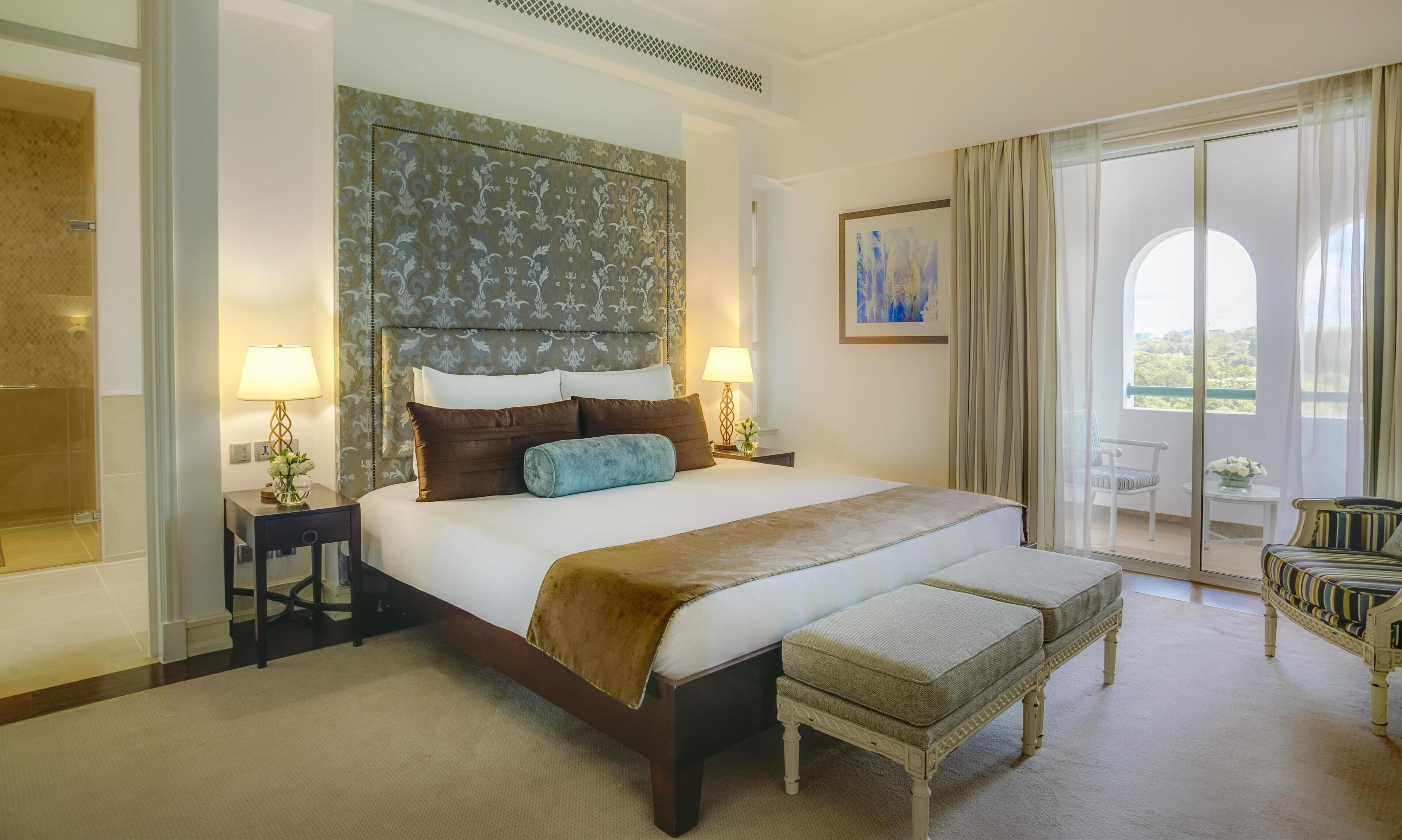 Suite, Mehrere Betten, Stadtblick (Premium Suite 2 bedroomed) | 1 Schlafzimmer, Bettwäsche aus ägyptischer Baumwolle