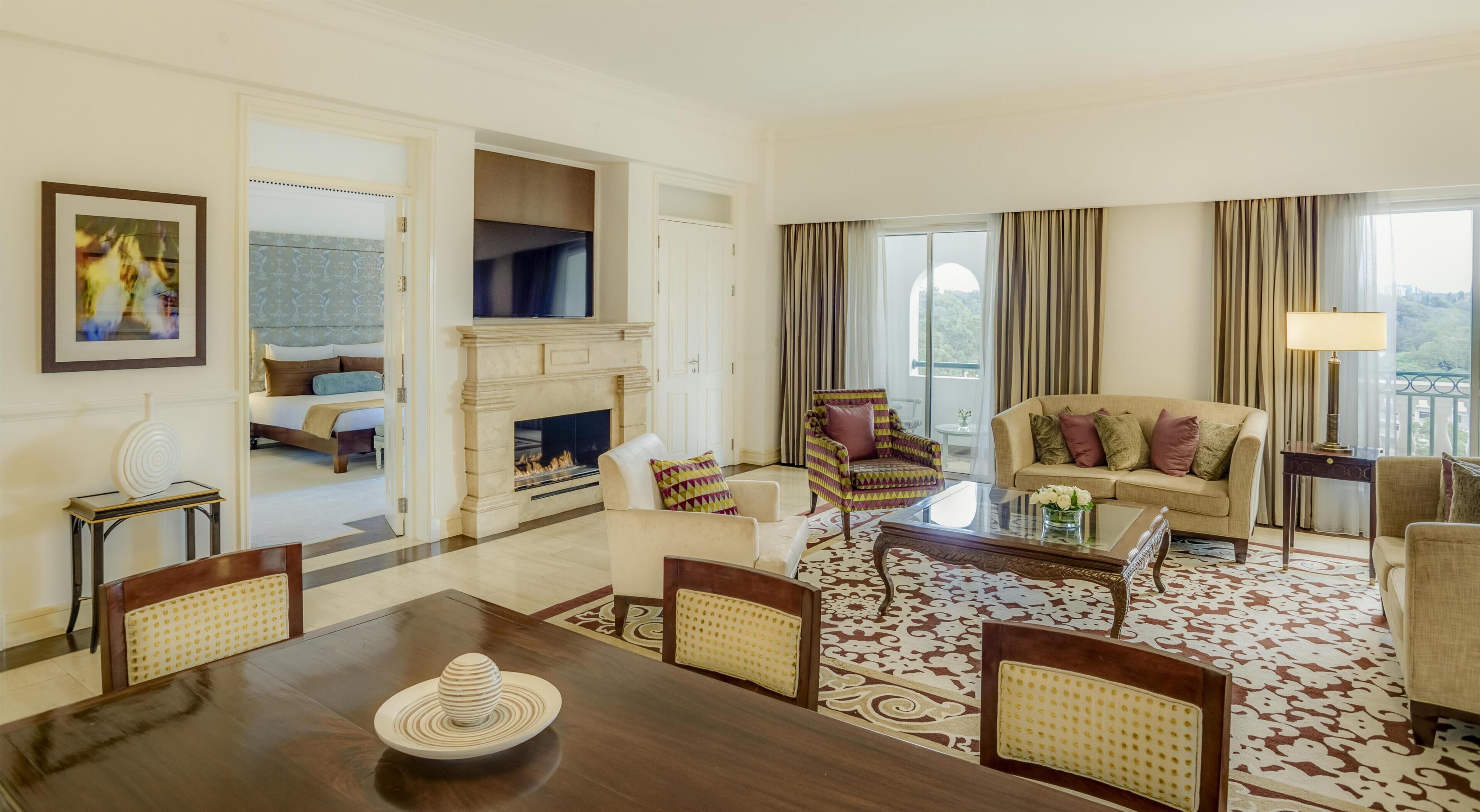 Suite, diversos llits, vistes a la ciutat (Premium Suite 2 bedroomed) | 1 dormitori, llençols de cotó egipci i roba de llit d'alta qualitat 