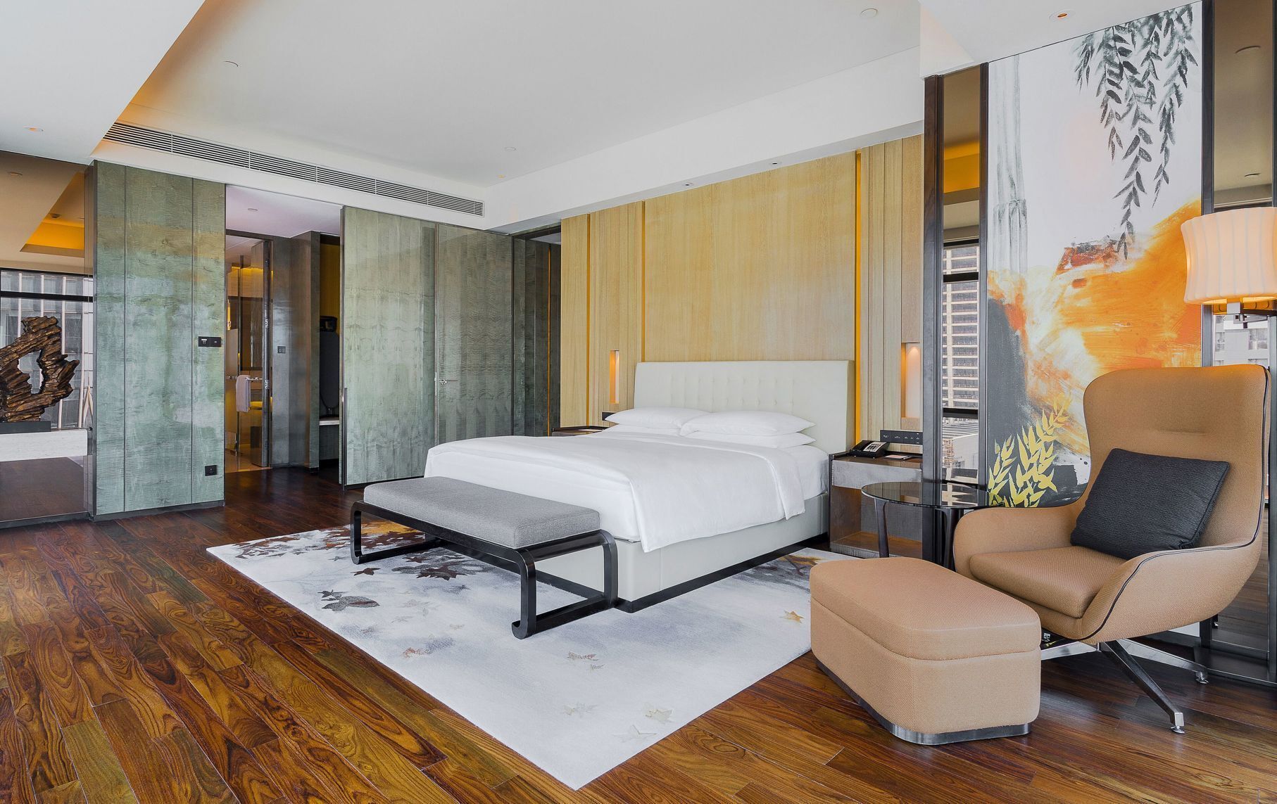 In-room safe, desk, iron/ironing board, free WiFi