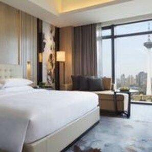 In-room safe, desk, iron/ironing board, free WiFi - Grand Hyatt Shenyang (Shenyang)