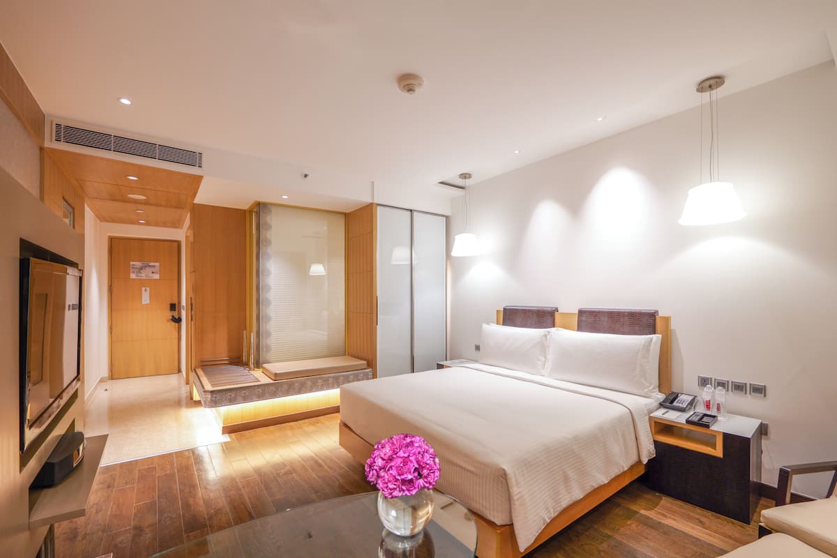 Ropa de cama de alta calidad, edredón, camas Select Comfort y minibar