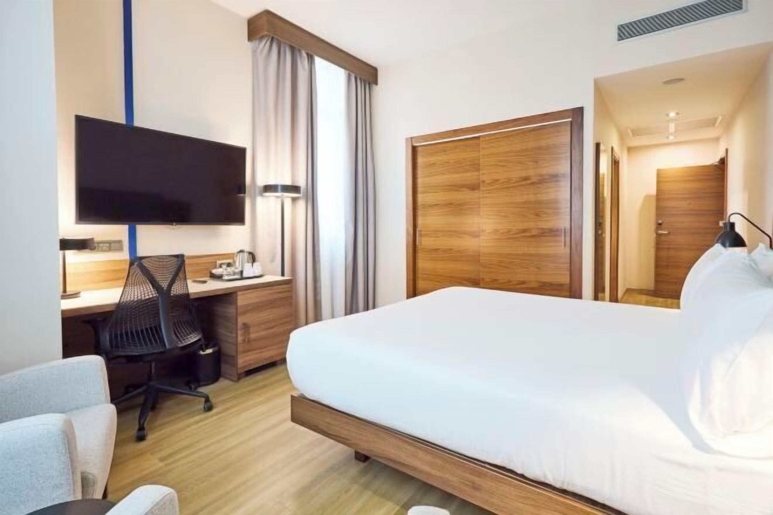 In-room safe, blackout curtains, soundproofing, iron/ironing board