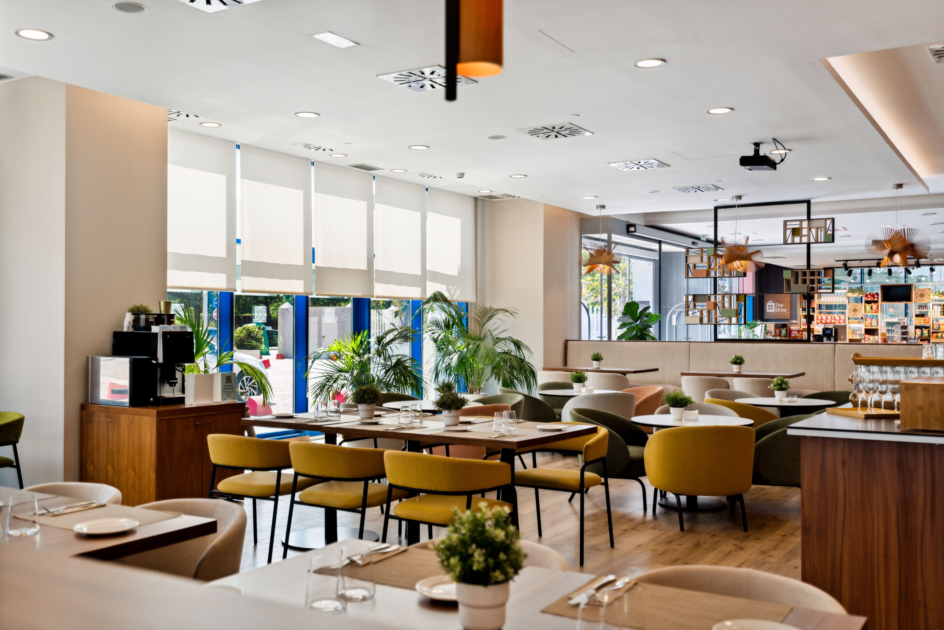 每日供應全套早餐 (每人 EUR16.5)