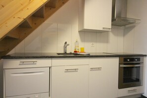 豪華公寓 | 私人廚房 | 雪櫃、微波爐、爐具、電熱水壺